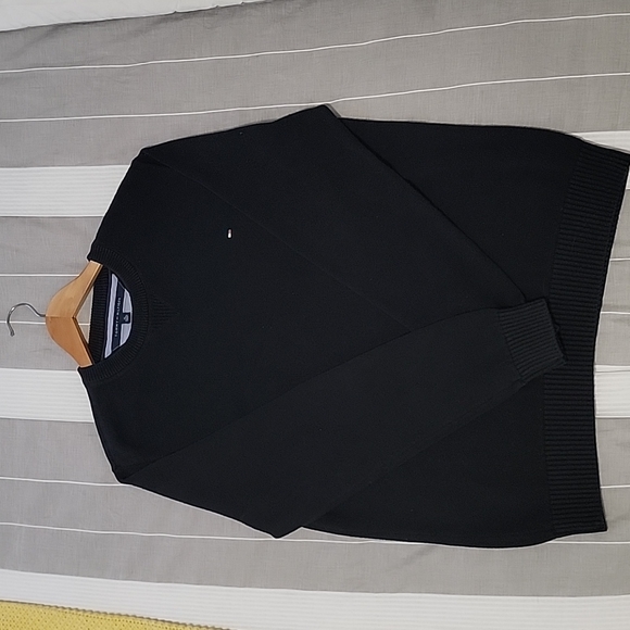 Tommy Hilfiger Men's Sweater - Picture 1 of 5